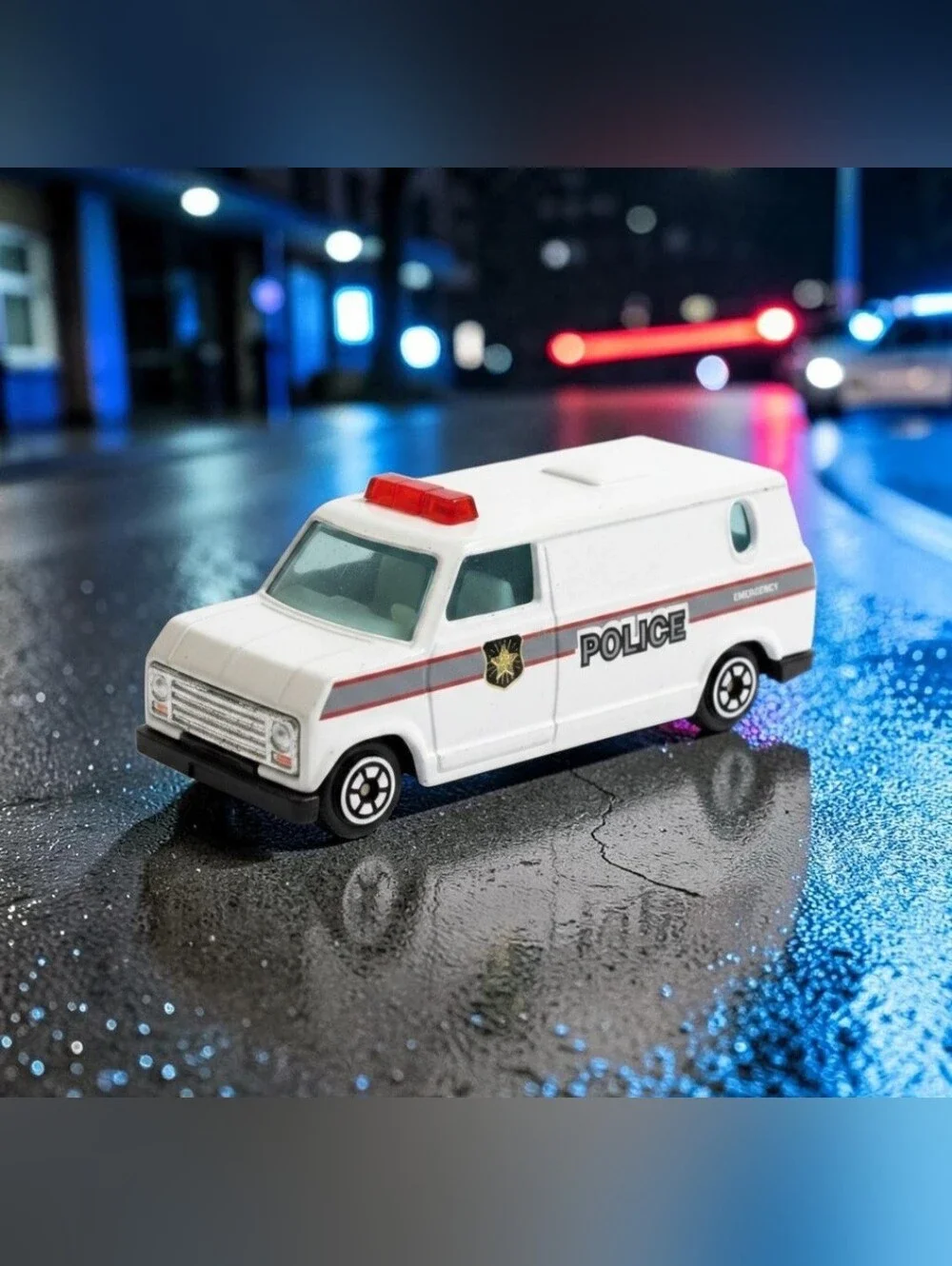 1981 Yatming #1501 White Ford Econoline Police Transport Van Wagon Die-Cast 1:64